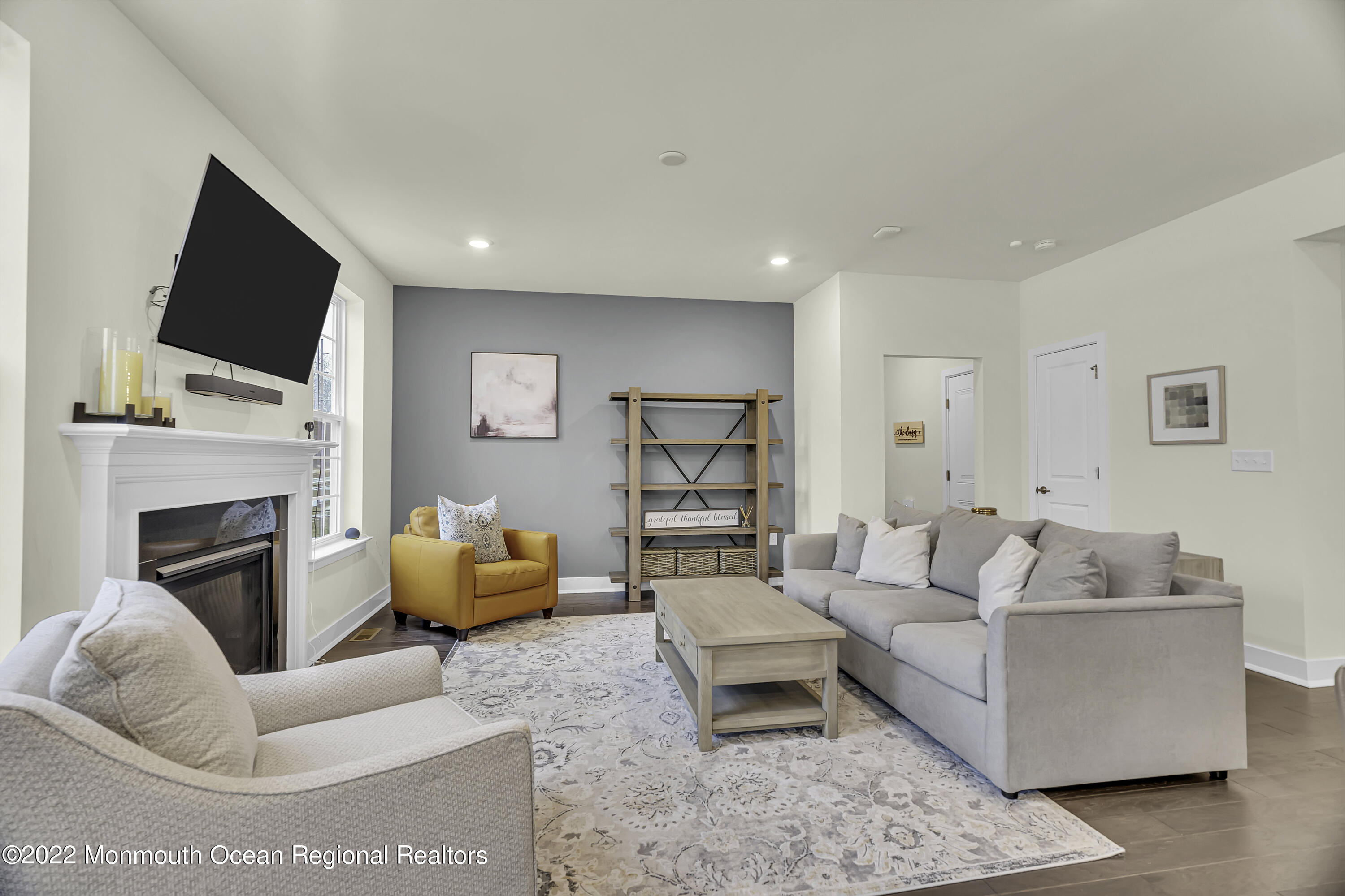 20 Heliport Drive Tinton Falls, NJ 07724 - Photo 5 of 30 012_dsc03159