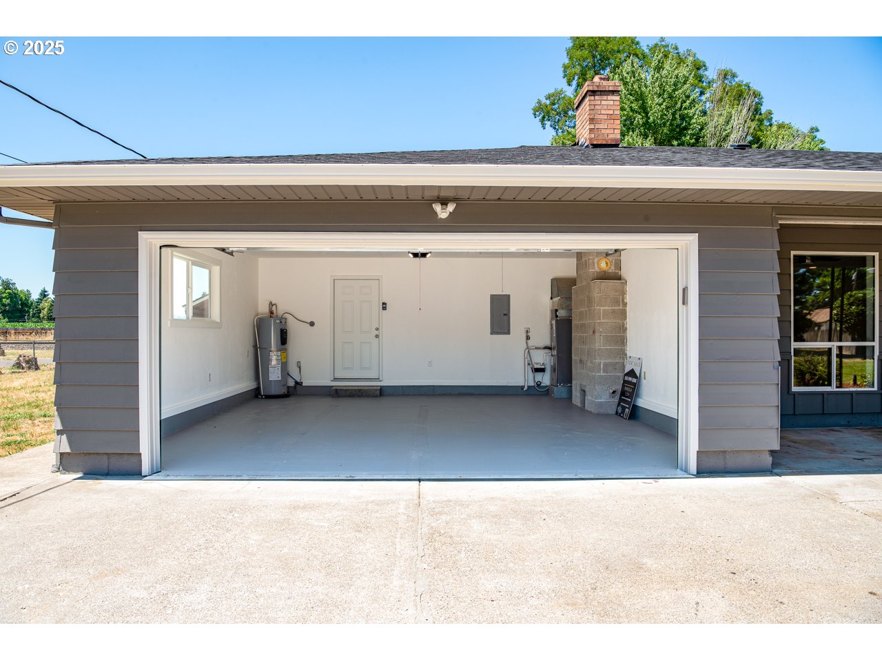 36162 South Railroad Street Crabtree, OR 97335 - Photo 11 of 34