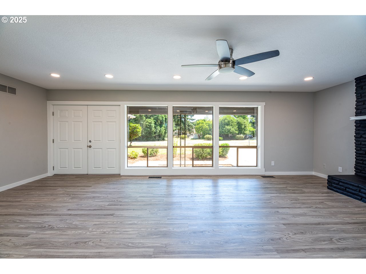 36162 South Railroad Street Crabtree, OR 97335 - Photo 14 of 34