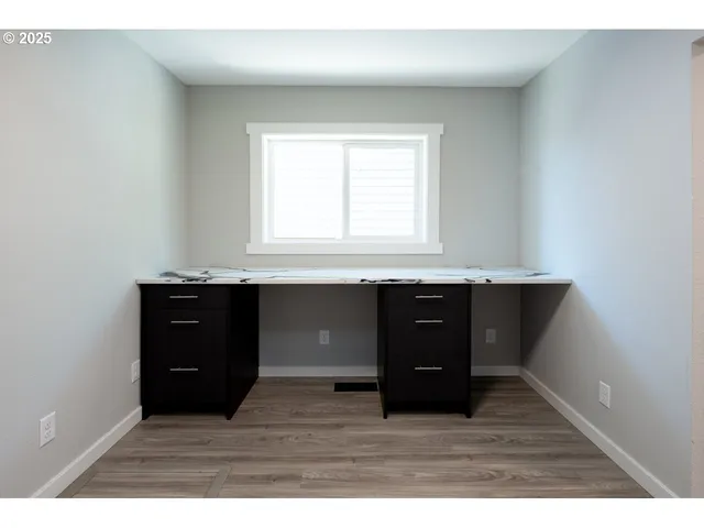 $549,000 | 36162 South Railroad Street, Crabtree, OR 97335