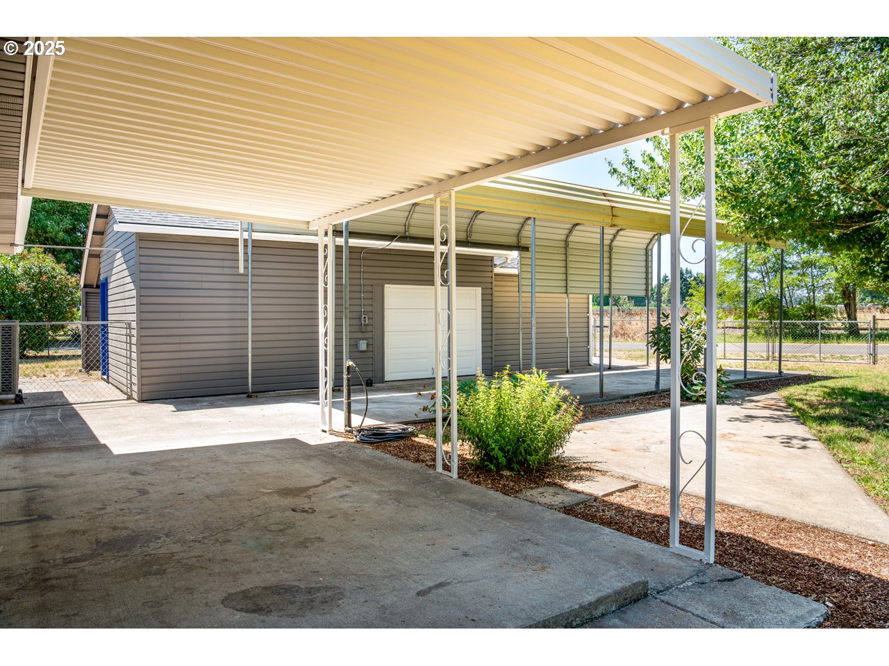 36162 South Railroad Street Crabtree, OR 97335 - Photo 6 of 34