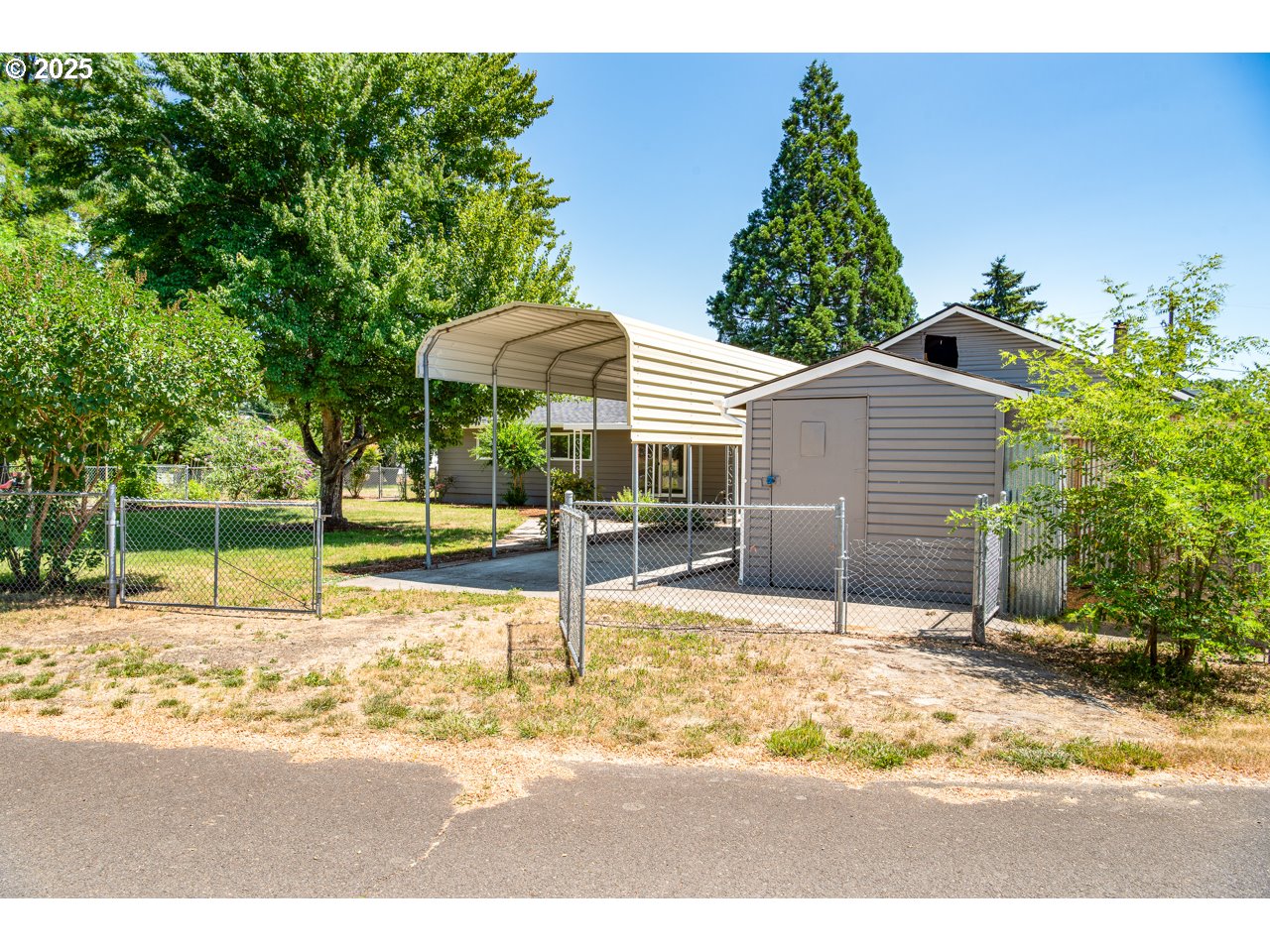 36162 South Railroad Street Crabtree, OR 97335 - Photo 9 of 34