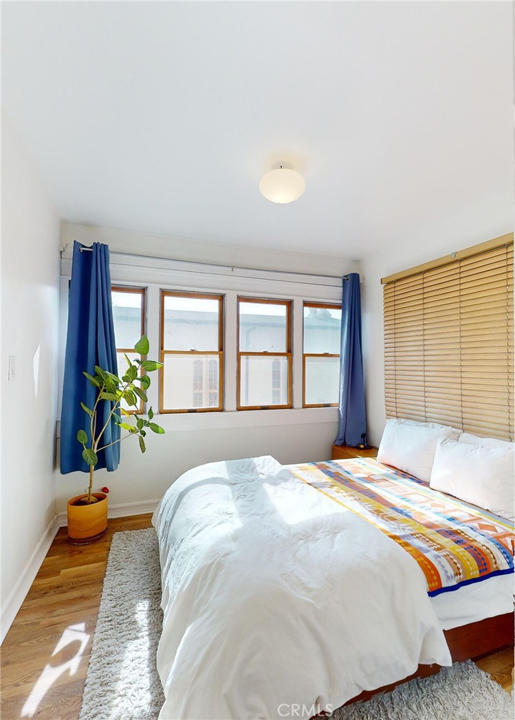 2049 Argyle Avenue Los Angeles, CA 90068 - Photo 14 of 24