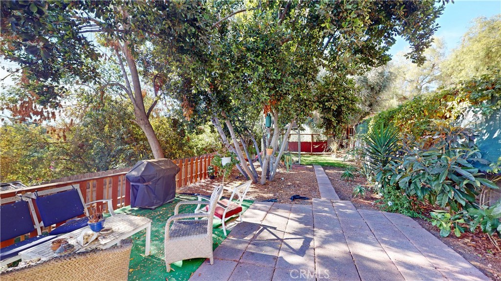 2049 Argyle Avenue Los Angeles, CA 90068 - Photo 22 of 24