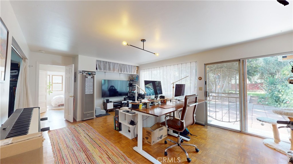 2049 Argyle Avenue Los Angeles, CA 90068 - Photo 9 of 24