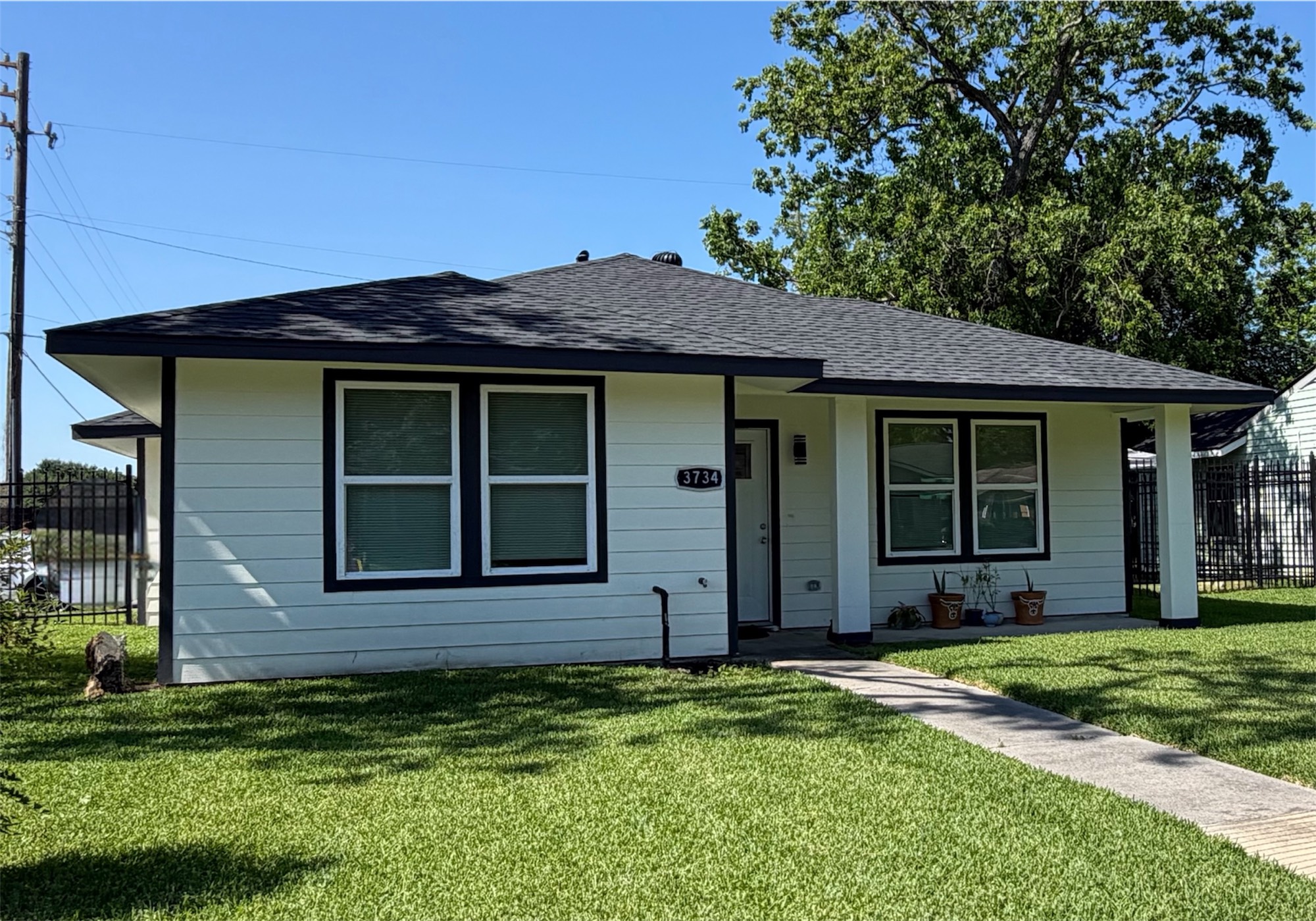 3734 Yellowstone Boulevard Houston, TX 77021 - Photo 1 of 9