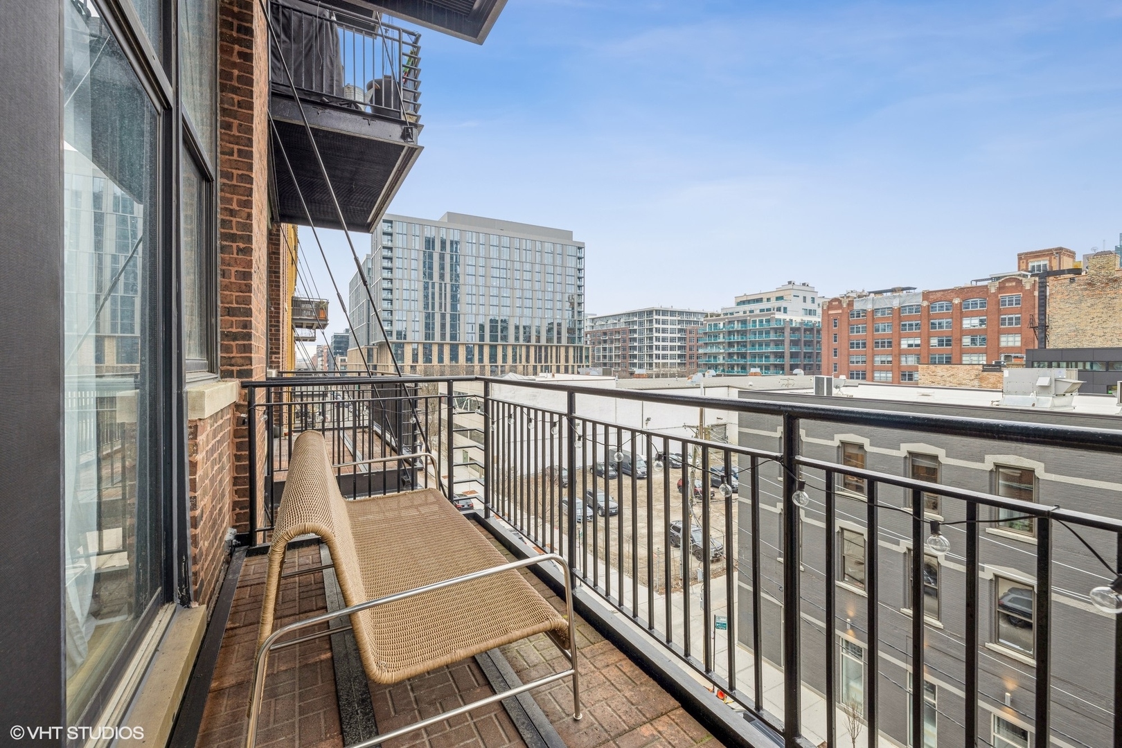 817 West Washington Boulevard, Unit 406 Chicago, IL 60607 - Photo 12 of 12 a view of a balcony with city view