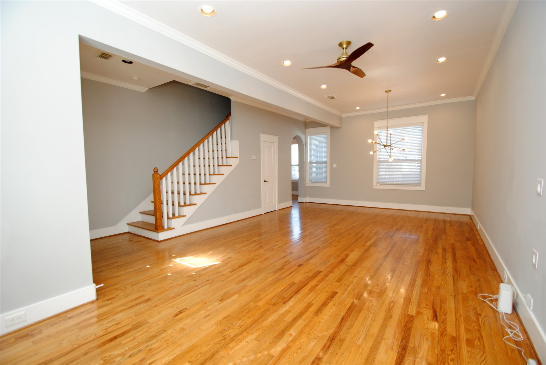 1030 West 16th Street Houston, TX 77008 - Photo 3 of 29