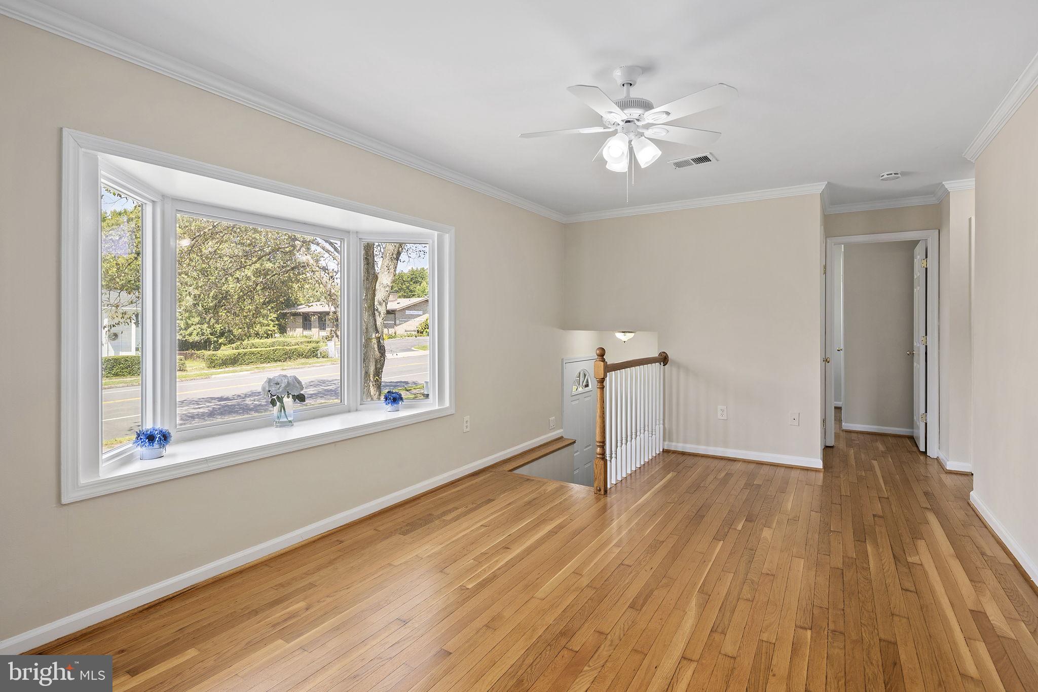 15011 Cloverdale Road Woodbridge, VA 22193 - Photo 3 of 22 Upper Level Living Room