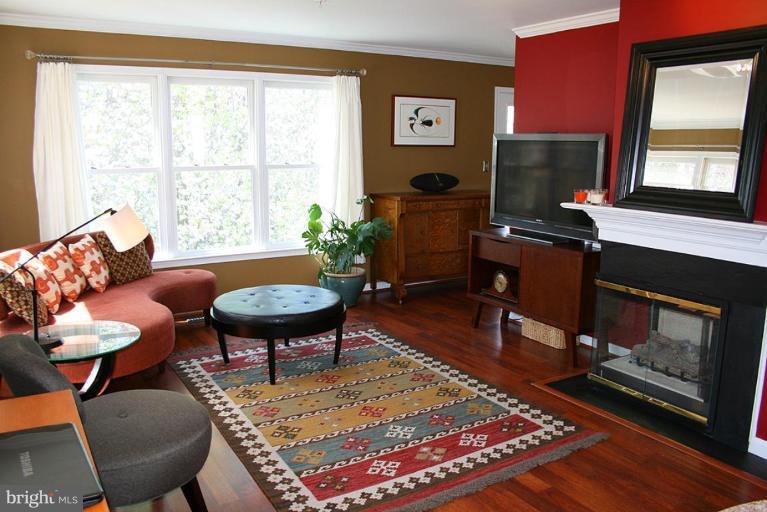 101 Ridgepoint Place Gaithersburg, MD 20878 - Photo 13 of 30 Living Room #2