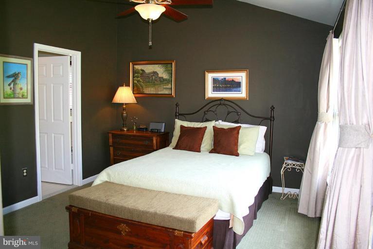 101 Ridgepoint Place Gaithersburg, MD 20878 - Photo 17 of 30 Master Bedroom