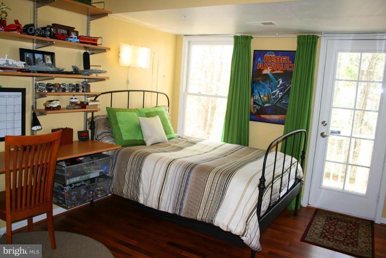 101 Ridgepoint Place Gaithersburg, MD 20878 - Photo 20 of 30 Bedroom #3