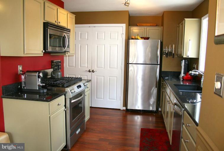 101 Ridgepoint Place Gaithersburg, MD 20878 - Photo 5 of 30 Kitchen #2