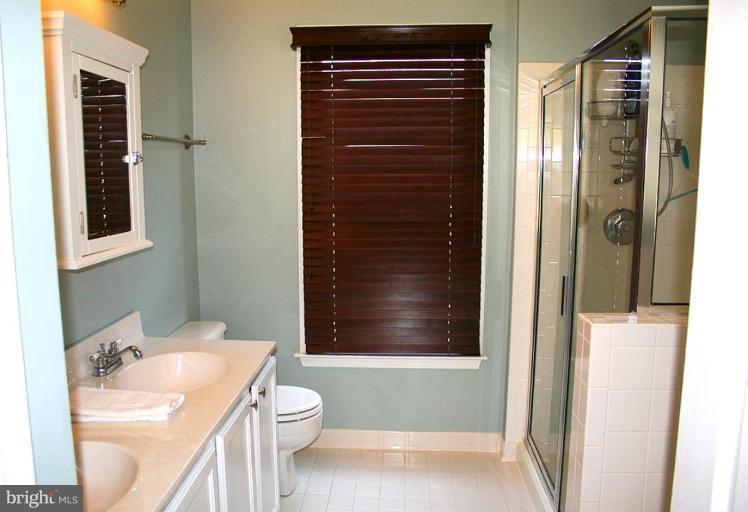 101 Ridgepoint Place Gaithersburg, MD 20878 - Photo 7 of 30 Master Bath #2
