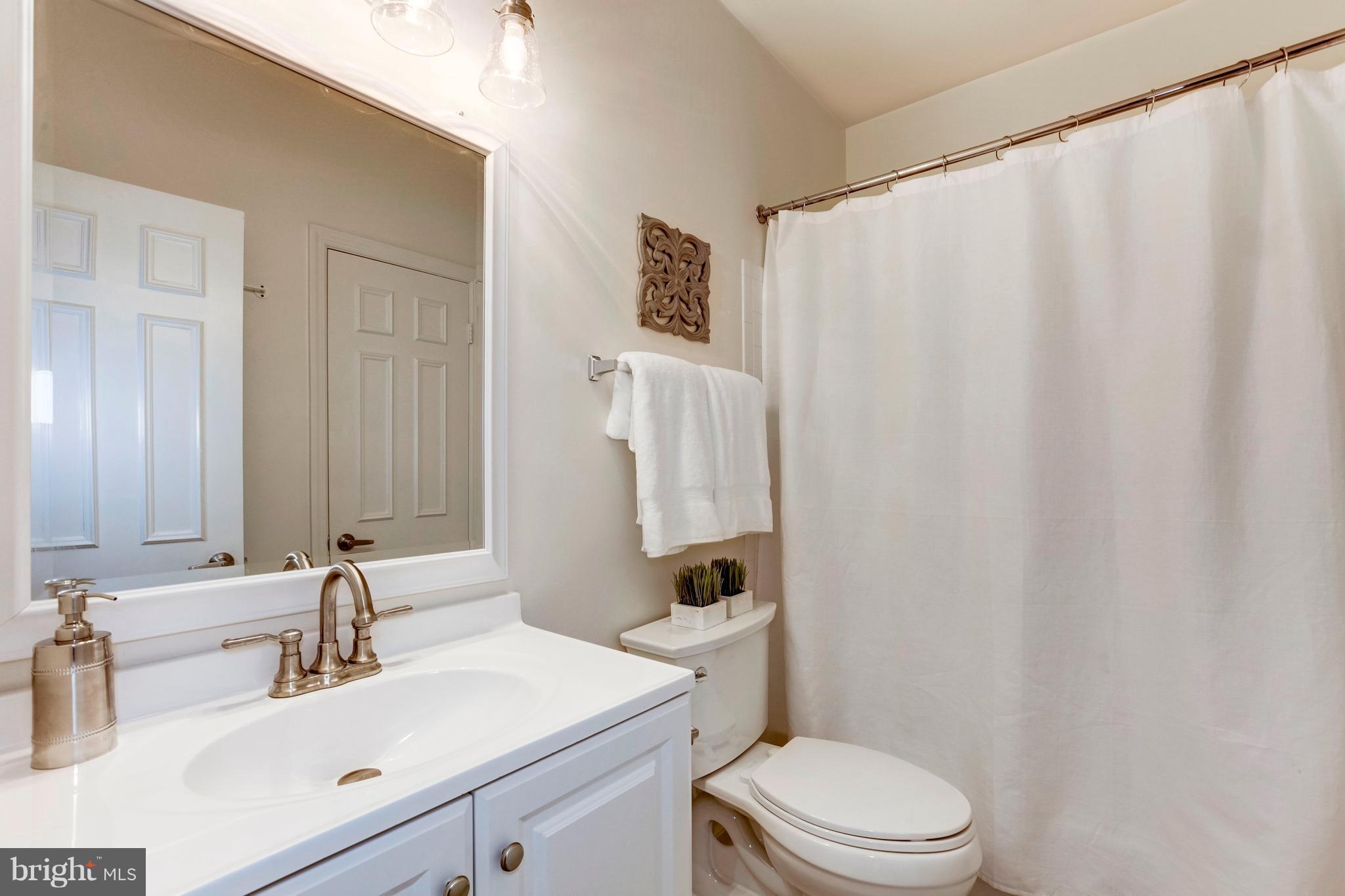 1916 17th Street Northwest, Unit 512 Washington, DC 20009 - Photo 19 of 22 Bath