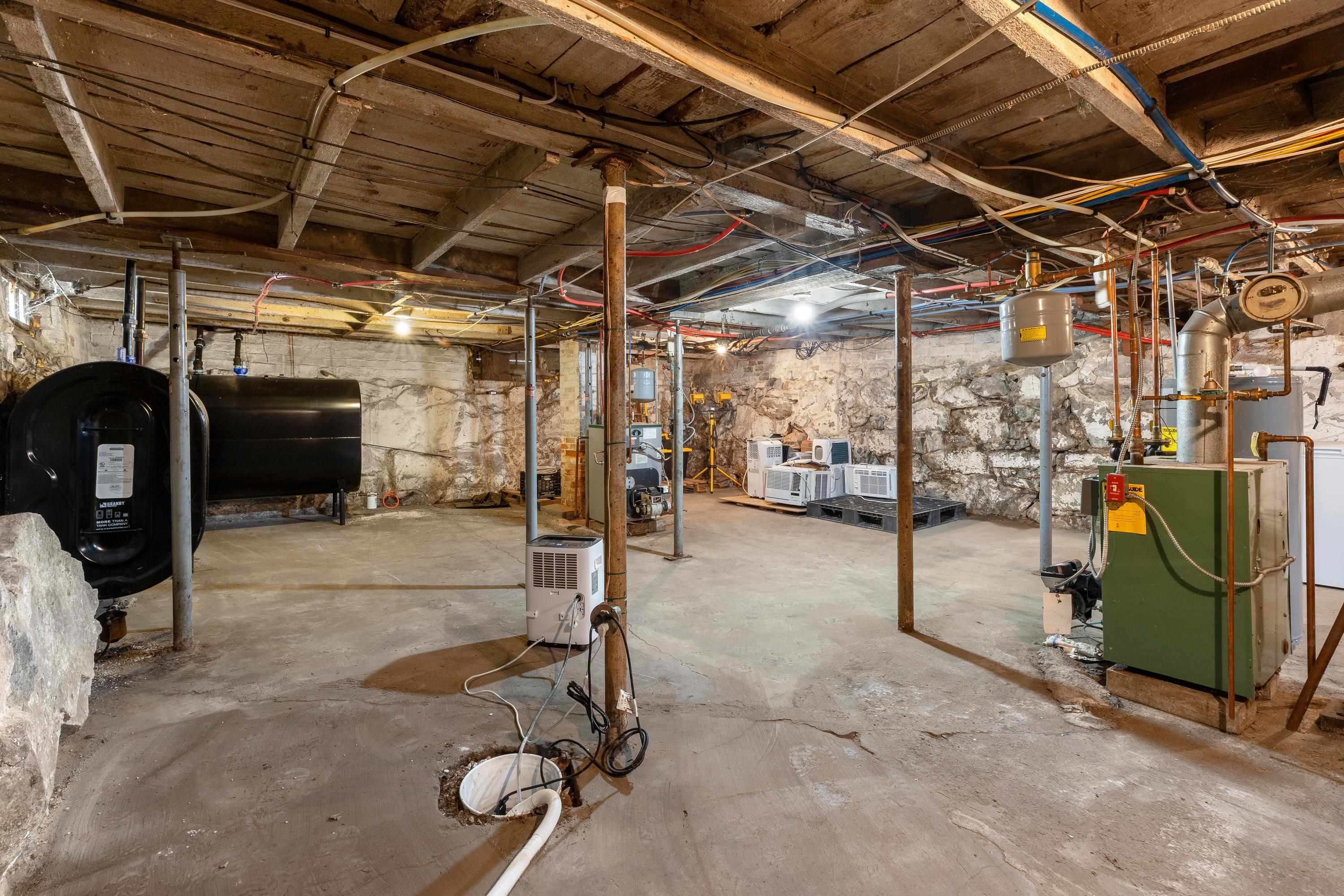 16 School Street Salem, NH 03079 - Photo 31 of 45