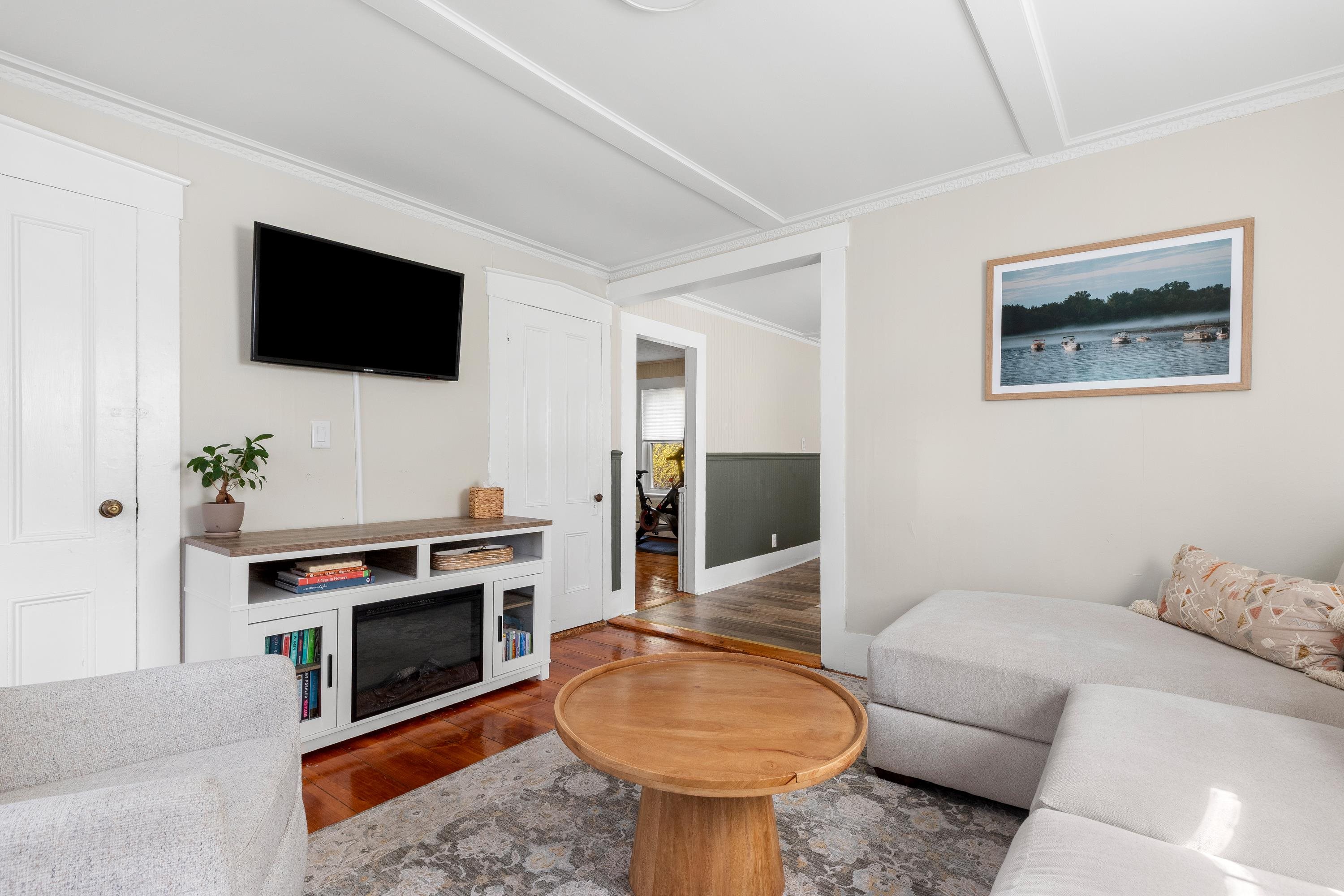 16 School Street Salem, NH 03079 - Photo 9 of 45