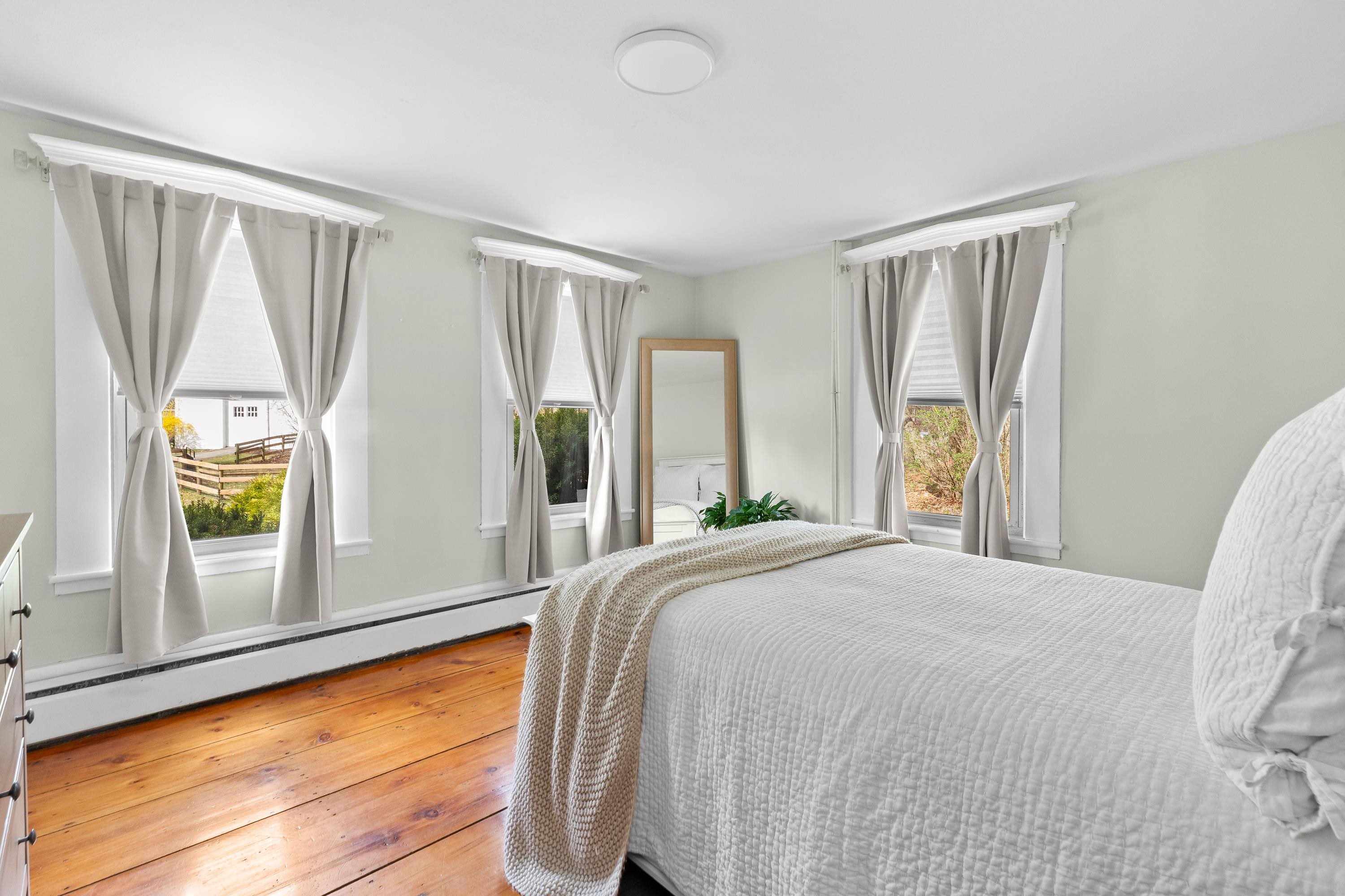 16 School Street Salem, NH 03079 - Photo 10 of 45