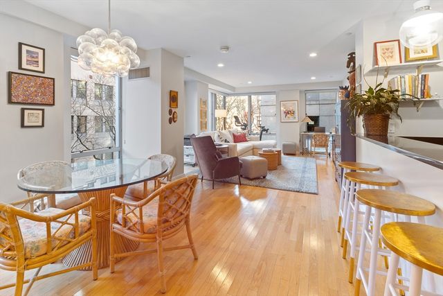 $1,375,000 | 80 Broad Street, Unit 307, Boston, MA 02110