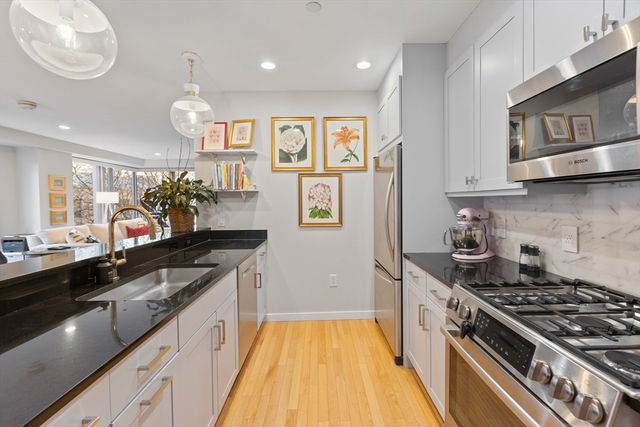 $1,375,000 | 80 Broad Street, Unit 307, Boston, MA 02110