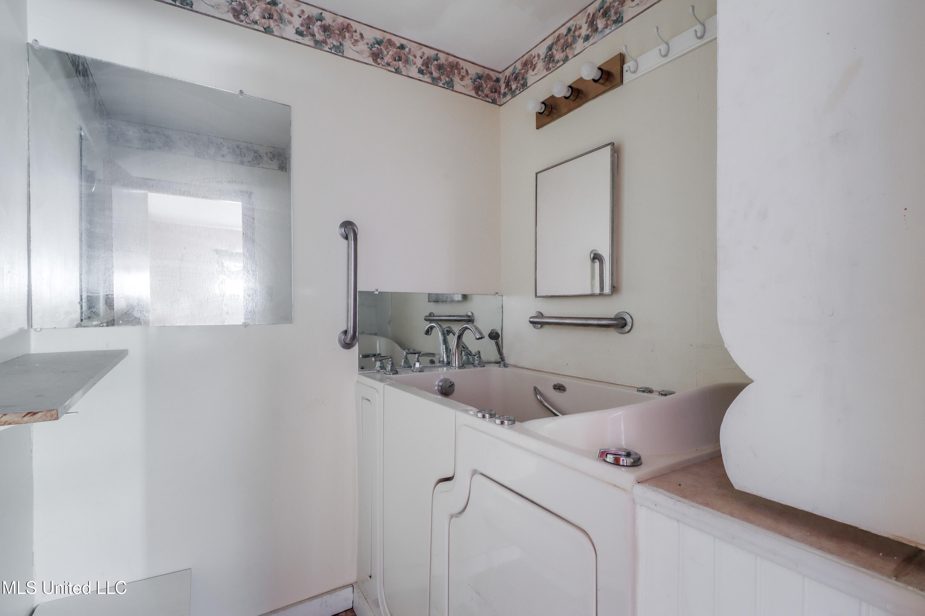 3300 Macphelah Road Moss Point, MS 39567 - Photo 12 of 20 Photo Dec 10 2025, 3300 Macphelah 12