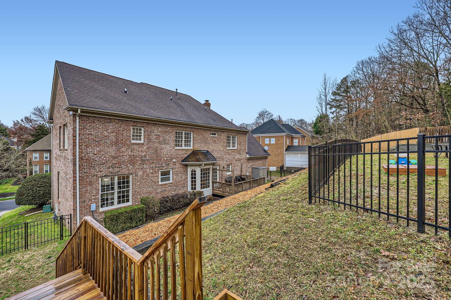 131 Sardis Pointe Road Matthews, NC 28105 - Photo 34 of 37 Gallery Image 34