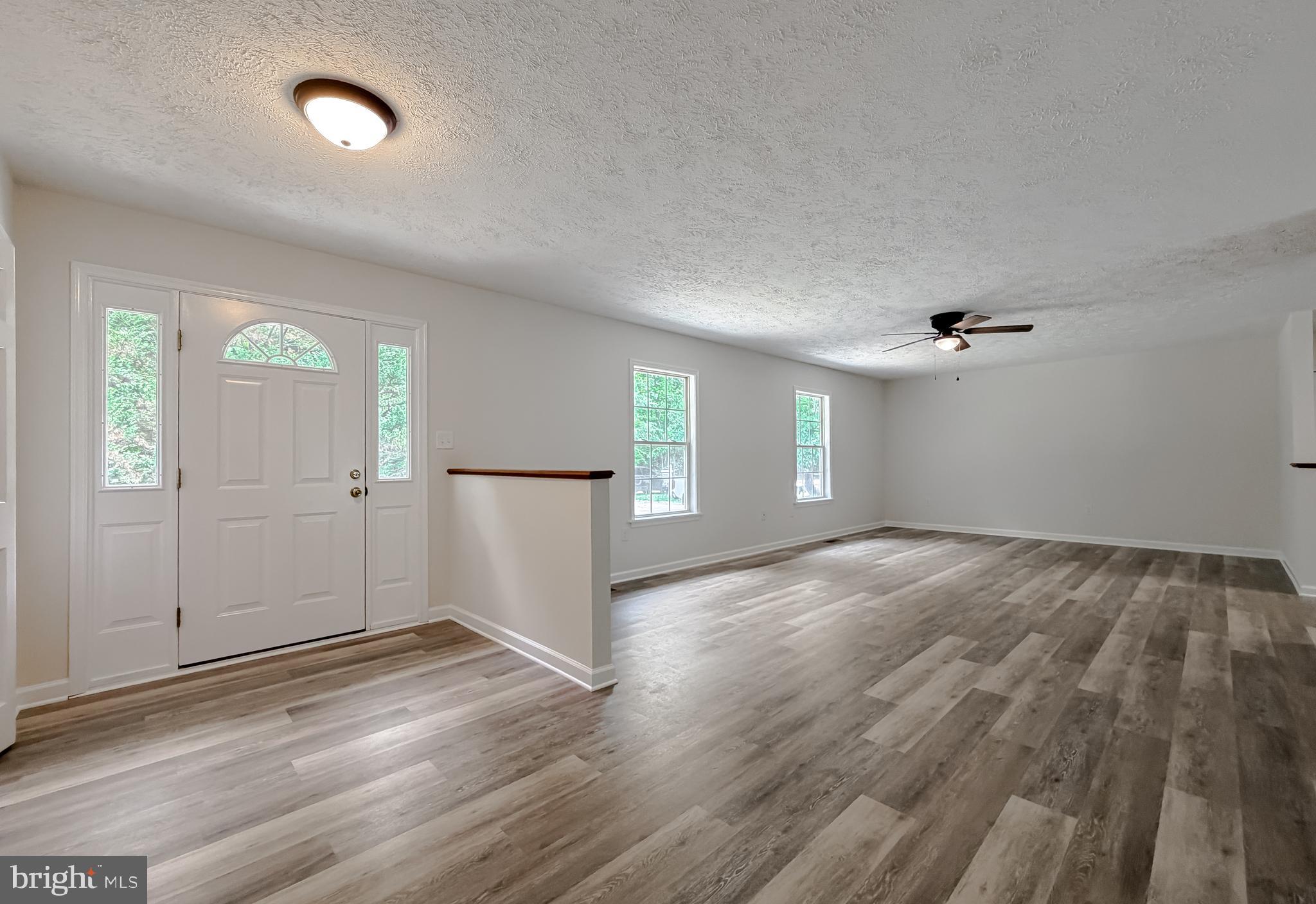 39655 Persimmon Creek Road Mechanicsville, MD 20659 - Photo 2 of 35 Front Door and Living Room