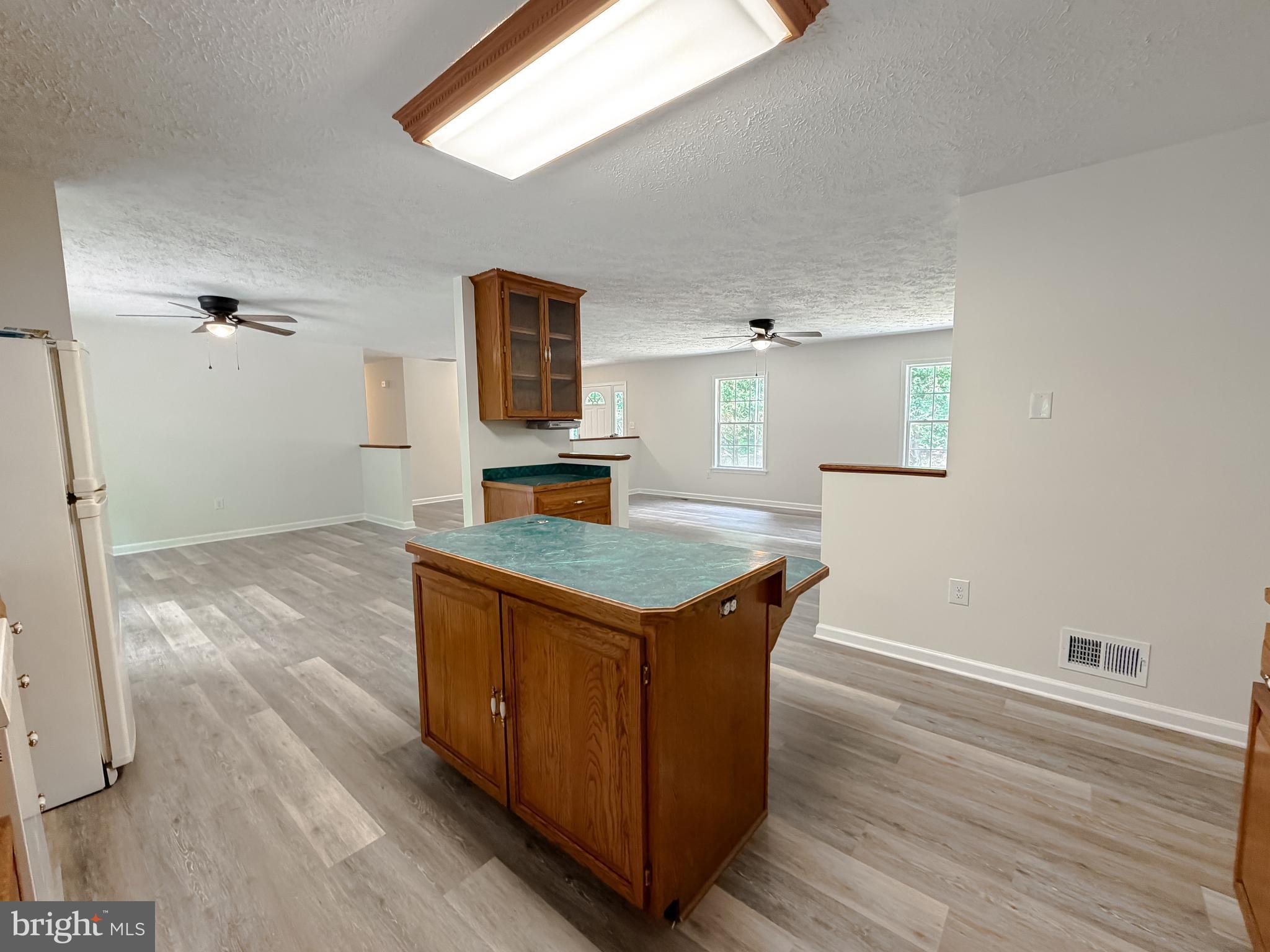39655 Persimmon Creek Road Mechanicsville, MD 20659 - Photo 9 of 35 Kitchen