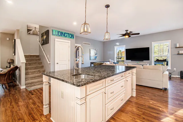 $1,100,000 | 6774 Mears Road, Ludington, MI 49431