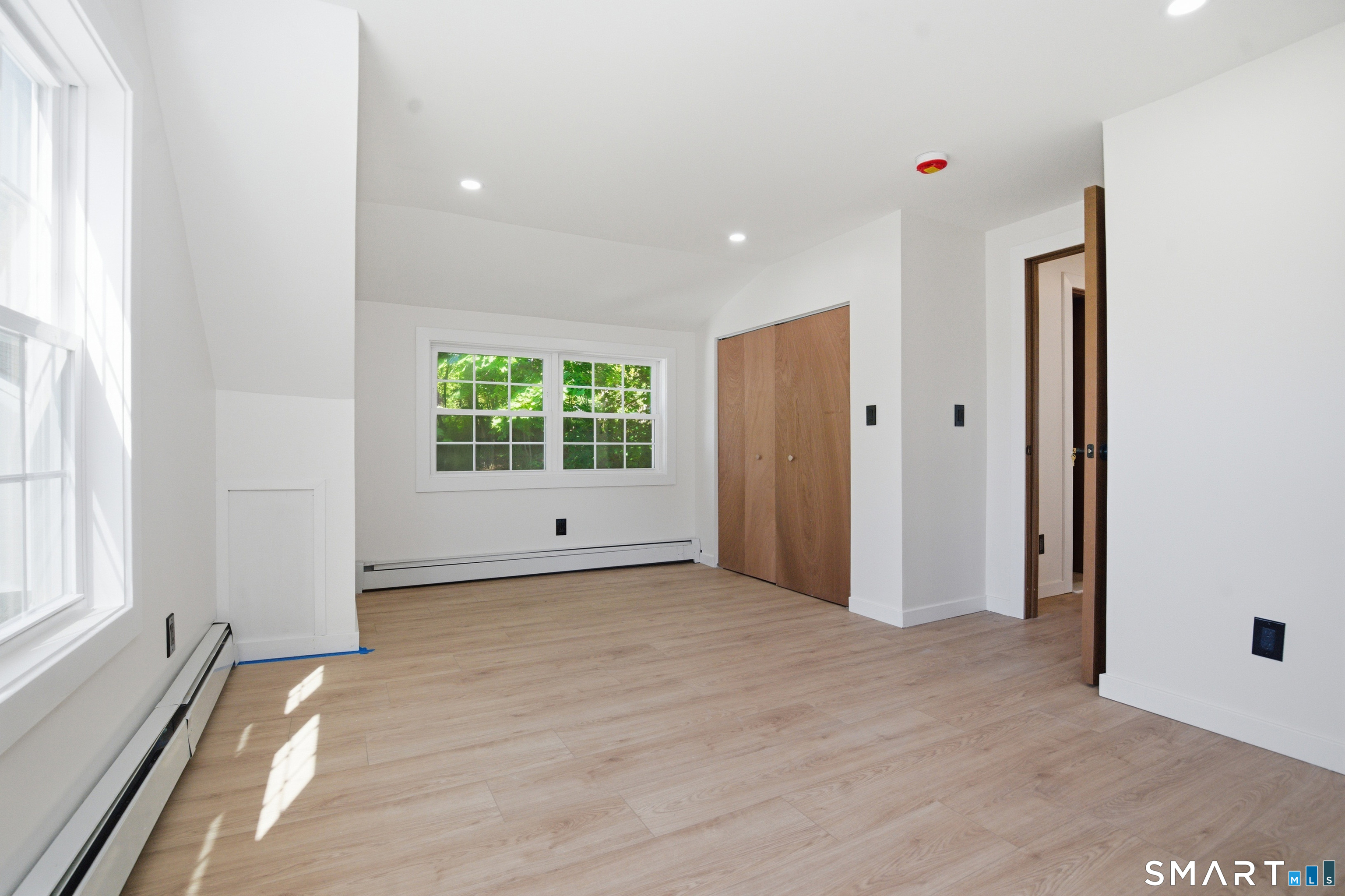 1646 Jennings Road Fairfield, CT 06824 - Photo 18 of 40