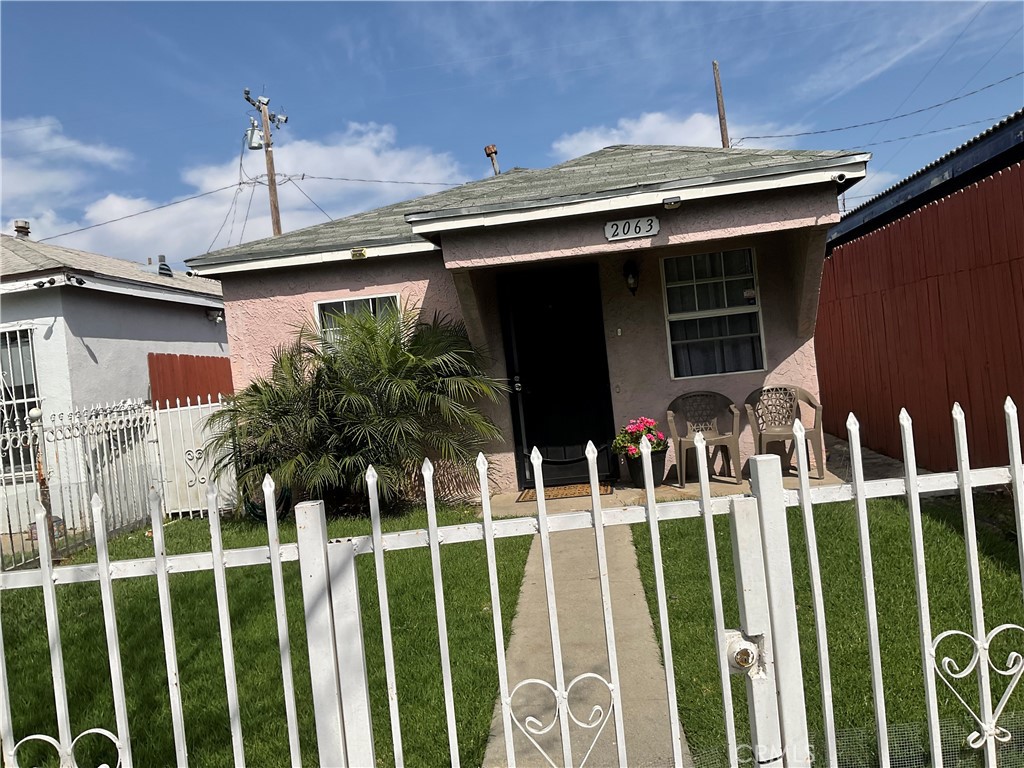 2063 East Knopf Street Compton, CA 90222 - Photo 4 of 25
