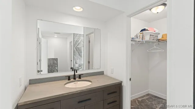 $1,890,000 | 149 Thornwood Circle, Sunrise Beach, MO 65079