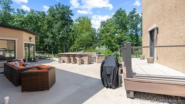 $1,890,000 | 149 Thornwood Circle, Sunrise Beach, MO 65079