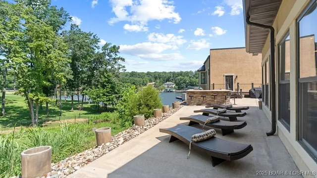 $1,890,000 | 149 Thornwood Circle, Sunrise Beach, MO 65079