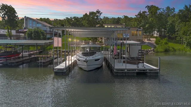 $1,890,000 | 149 Thornwood Circle, Sunrise Beach, MO 65079