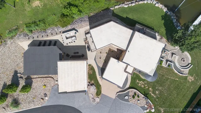 $1,890,000 | 149 Thornwood Circle, Sunrise Beach, MO 65079