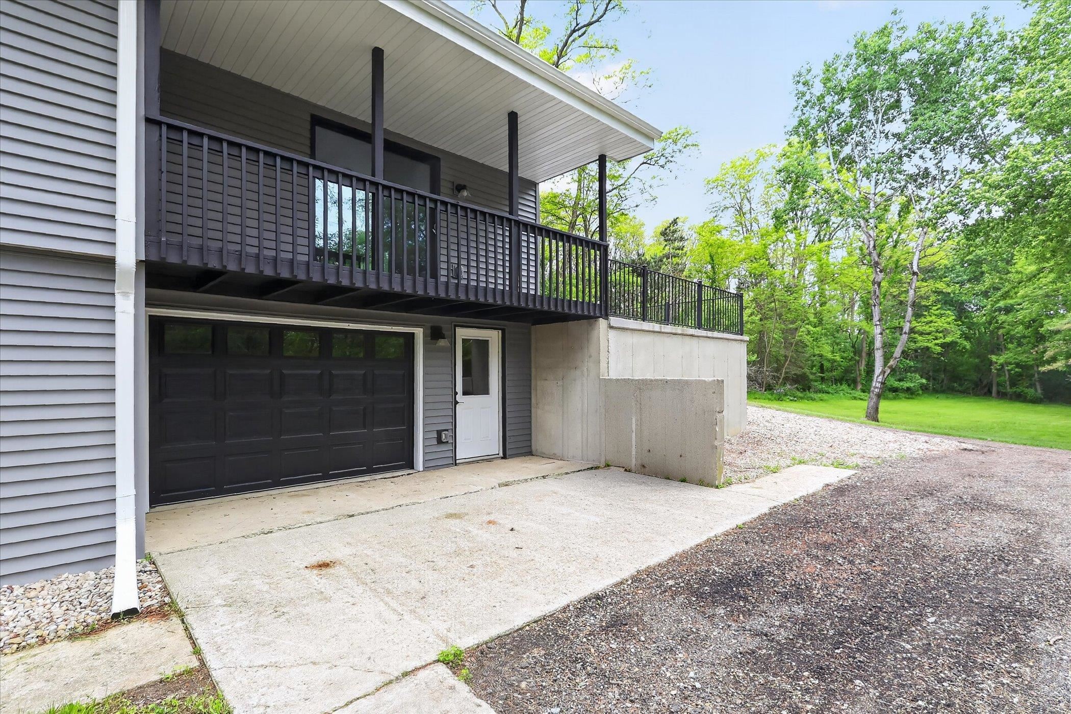 2226 North Britt Road Janesville, WI 53548 - Photo 9 of 46