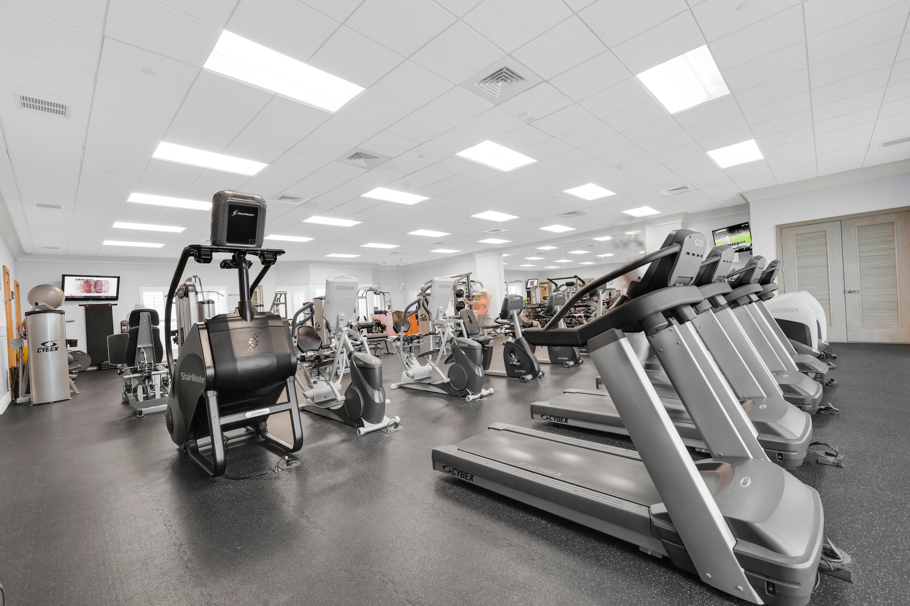 2640 Lake Shore Drive, Unit 1510 Riviera Beach, FL 33404 - Photo 44 of 52 a view of a room with gym equipment