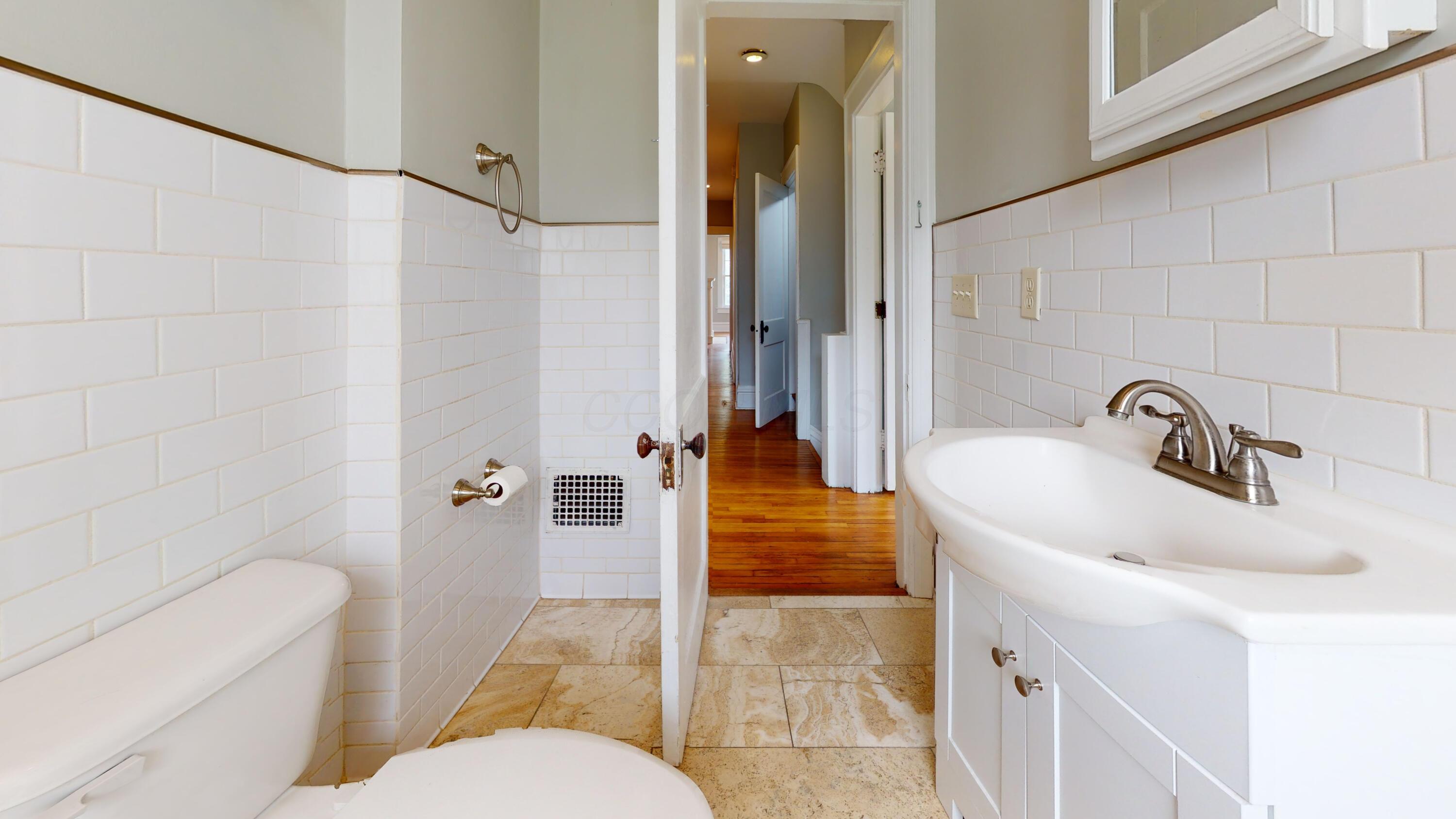 1861 Bryden Road Columbus, OH 43205 - Photo 23 of 50 Full Bath