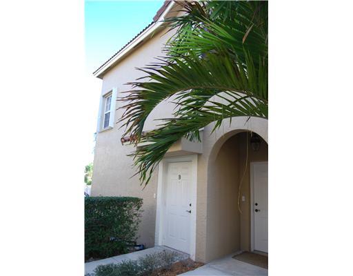 112 Lighthouse Circle, Unit B Jupiter, FL 33469 - Photo 2 of 22 Front Entrance