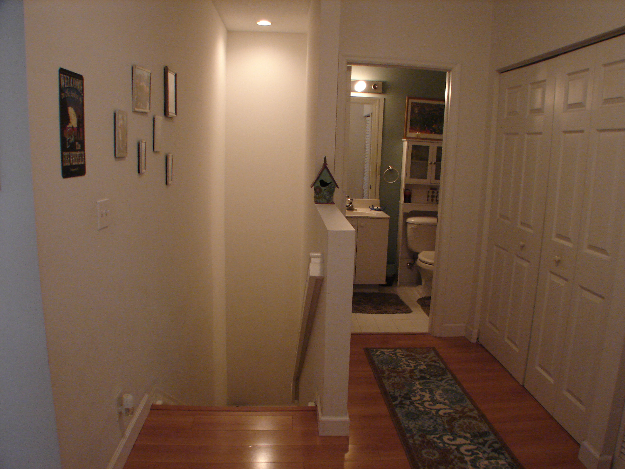 112 Lighthouse Circle, Unit B Jupiter, FL 33469 - Photo 8 of 22 Upstairs Hall
