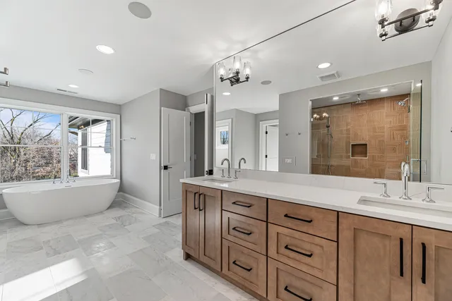 $3,750,000 | 1959 Windridge Drive, Lake Forest, IL 60045