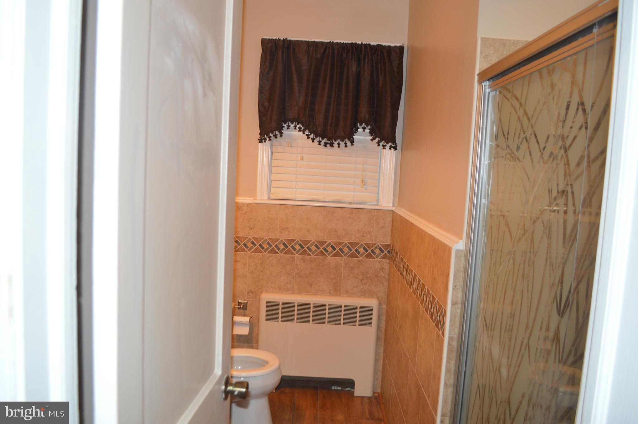 110 East Broad Street Reading, PA 19607 - Photo 21 of 41 1st floor bathroom