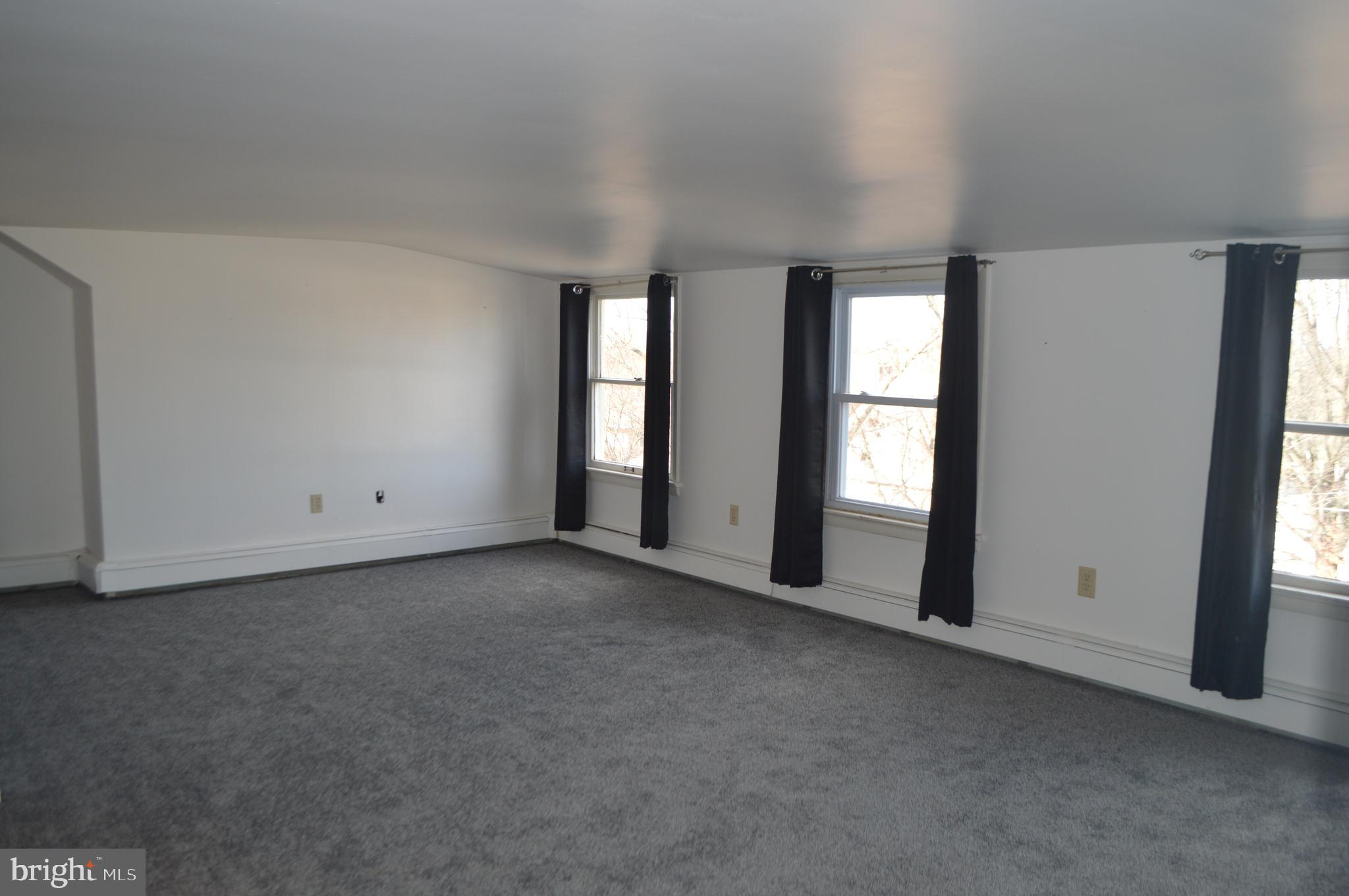 110 East Broad Street Reading, PA 19607 - Photo 26 of 41 2nd floor master suit