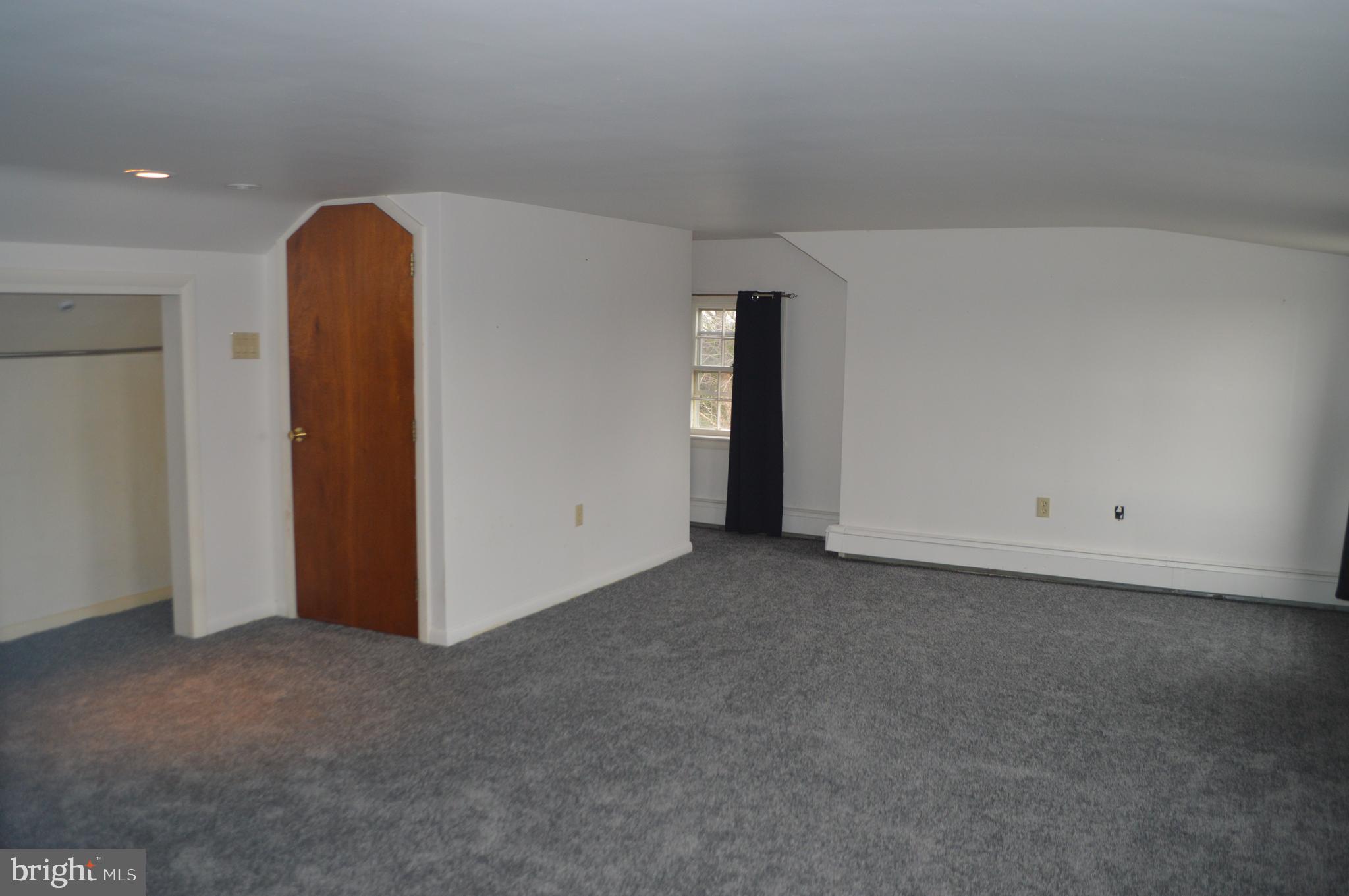 110 East Broad Street Reading, PA 19607 - Photo 29 of 41 2nd floor master suit