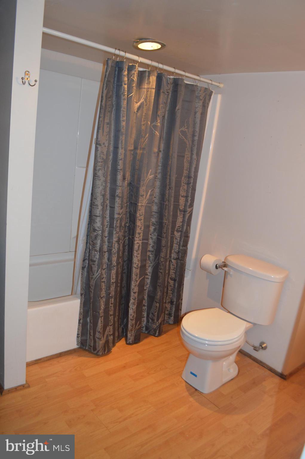 110 East Broad Street Reading, PA 19607 - Photo 32 of 41 2nd floor master bathroom