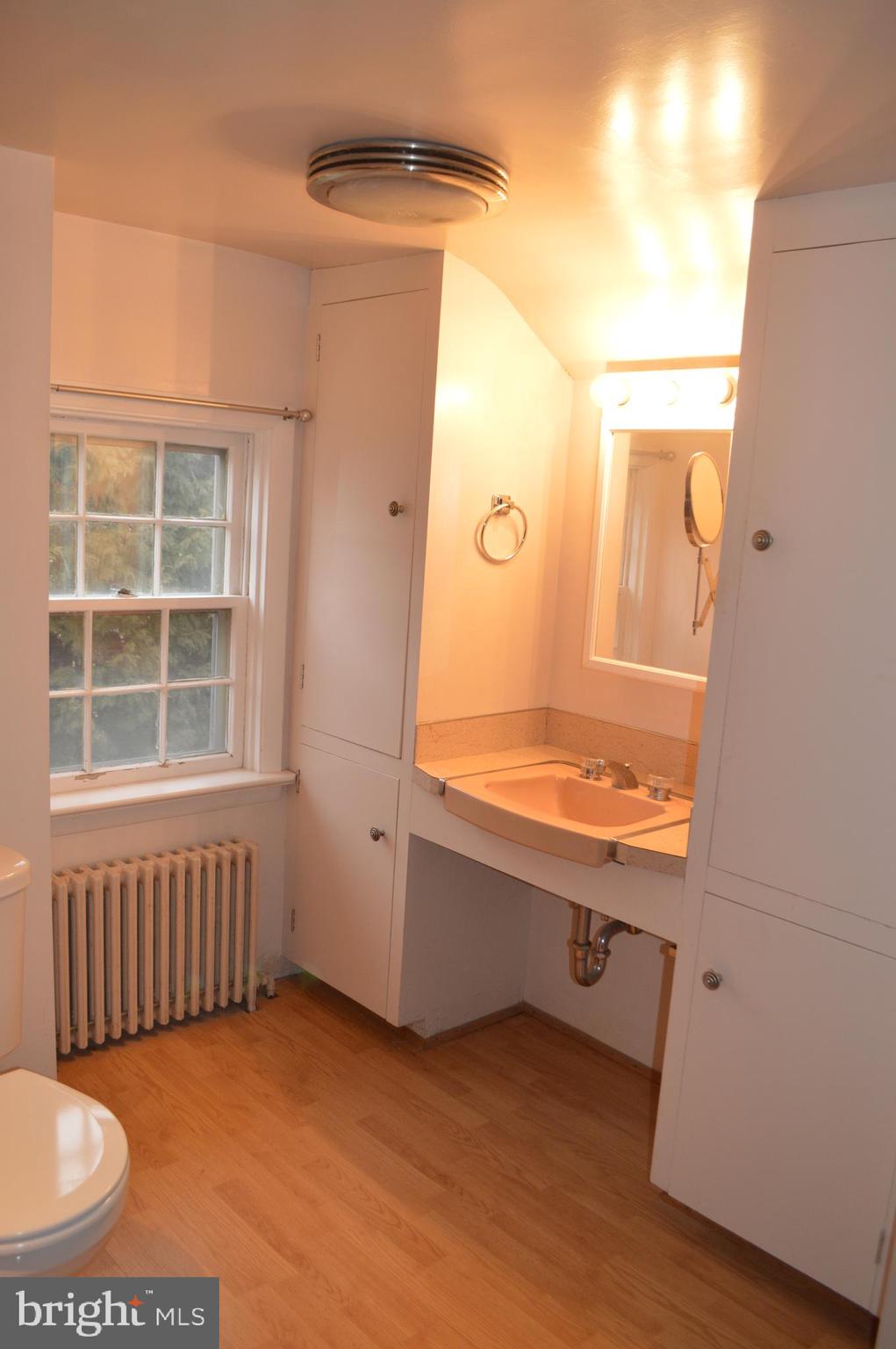 110 East Broad Street Reading, PA 19607 - Photo 33 of 41 2nd floor master bathroom