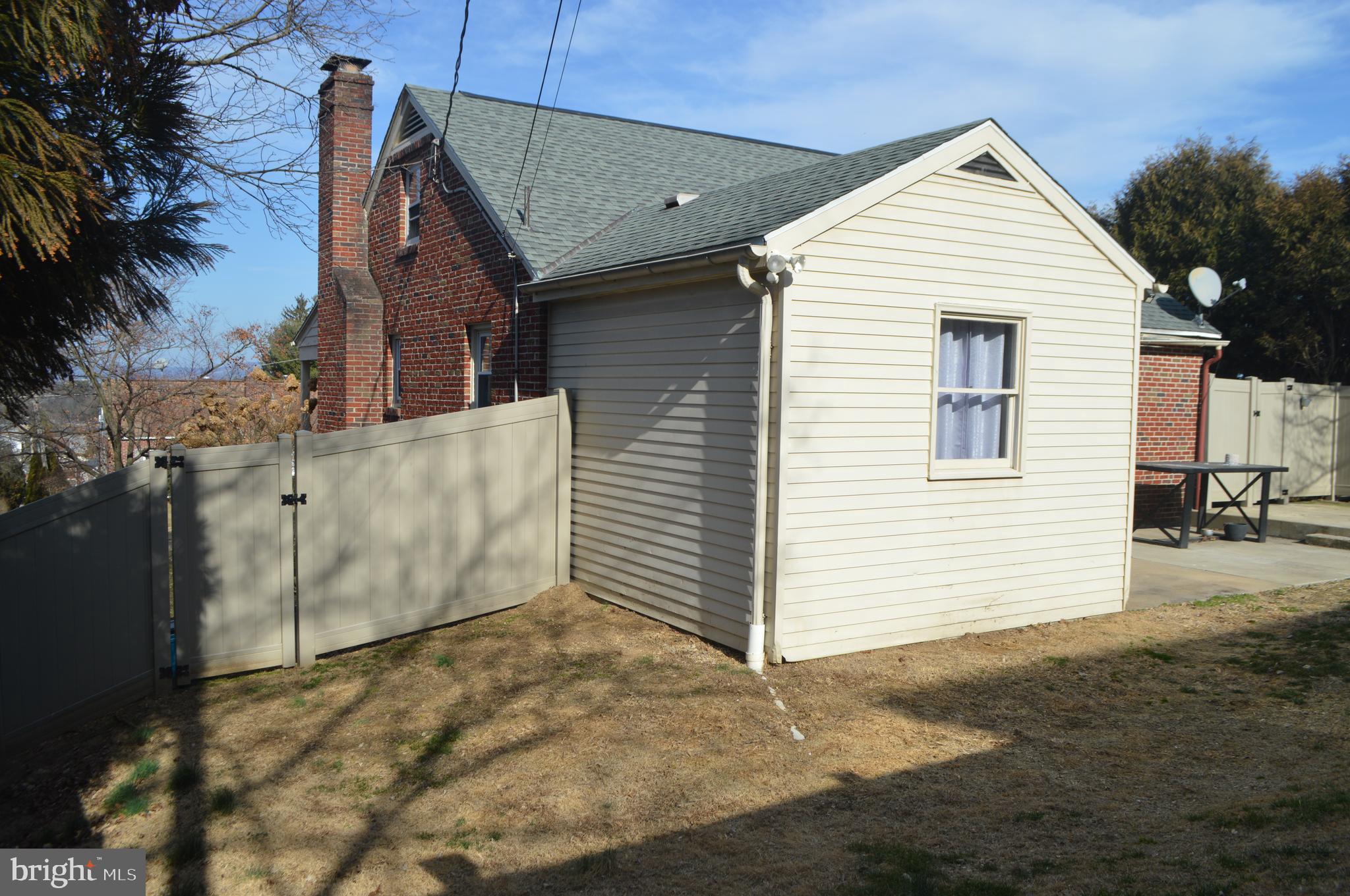 110 East Broad Street Reading, PA 19607 - Photo 39 of 41 rear yard
