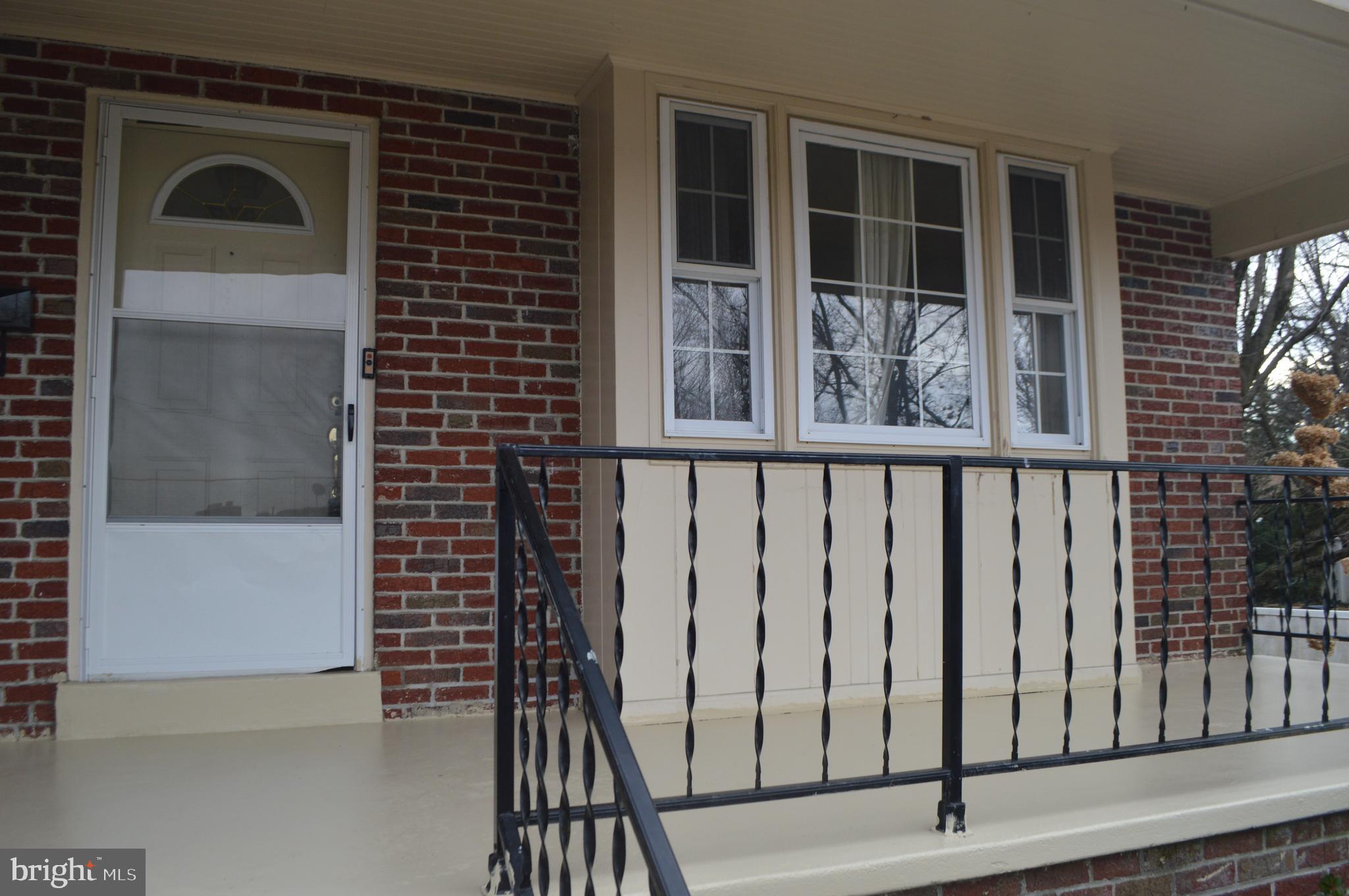 110 East Broad Street Reading, PA 19607 - Photo 4 of 41 Front Porch
