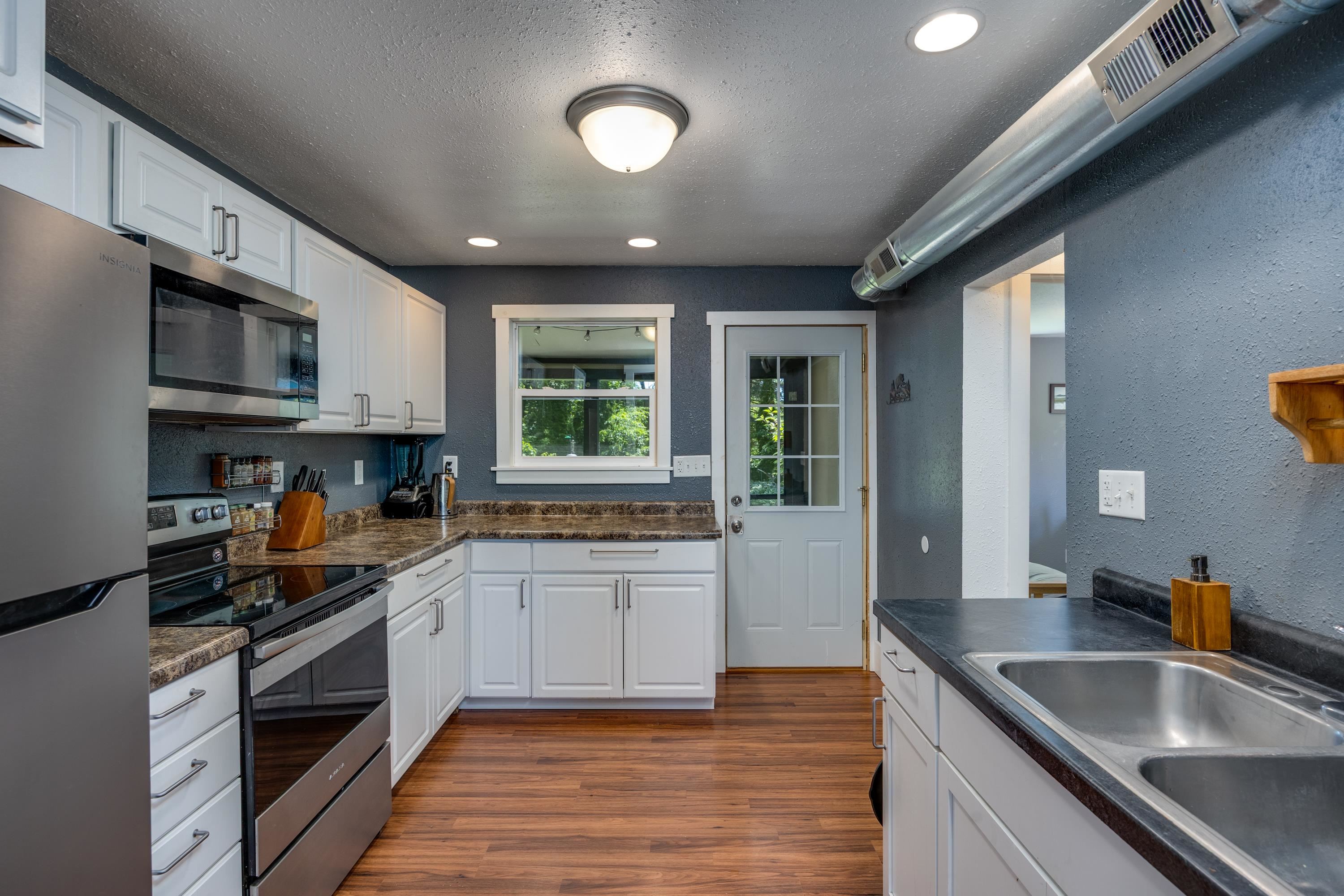 4521 Camden Road Madison, WI 53716 - Photo 8 of 27